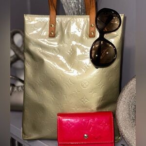 Louis Vuitton Monogram Vernis Reade MM
Tote Purse